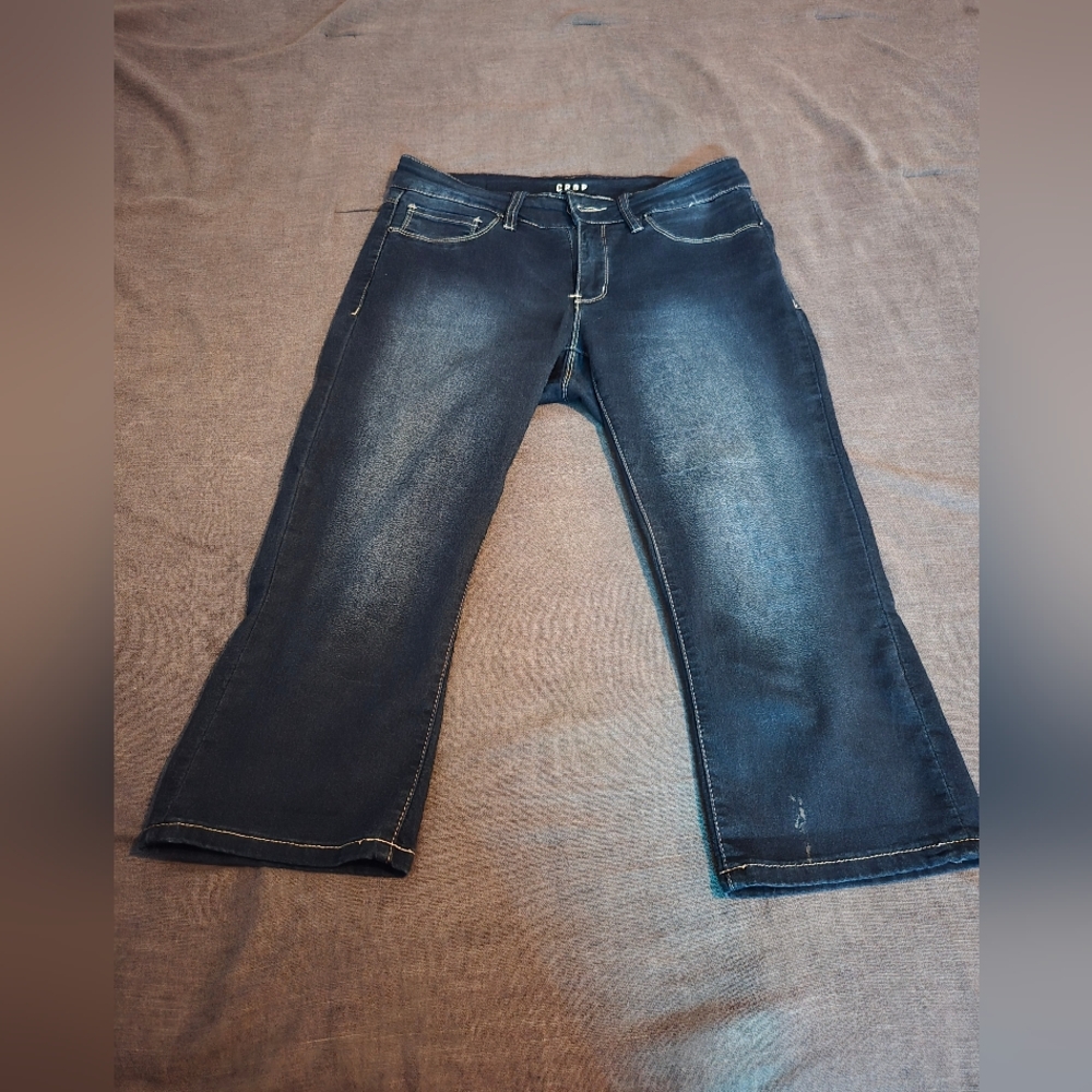 Royalty by YMI Crop Jeans Women’s 6 Petite Dark Wash Stretch Denim